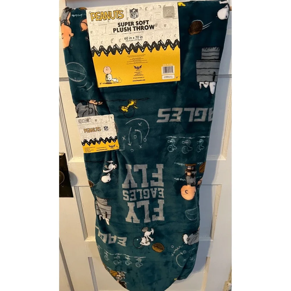 Philadelphia Eagles Peanuts Snoopy Plush Throw Blanket 60x70 Super Soft NFL New